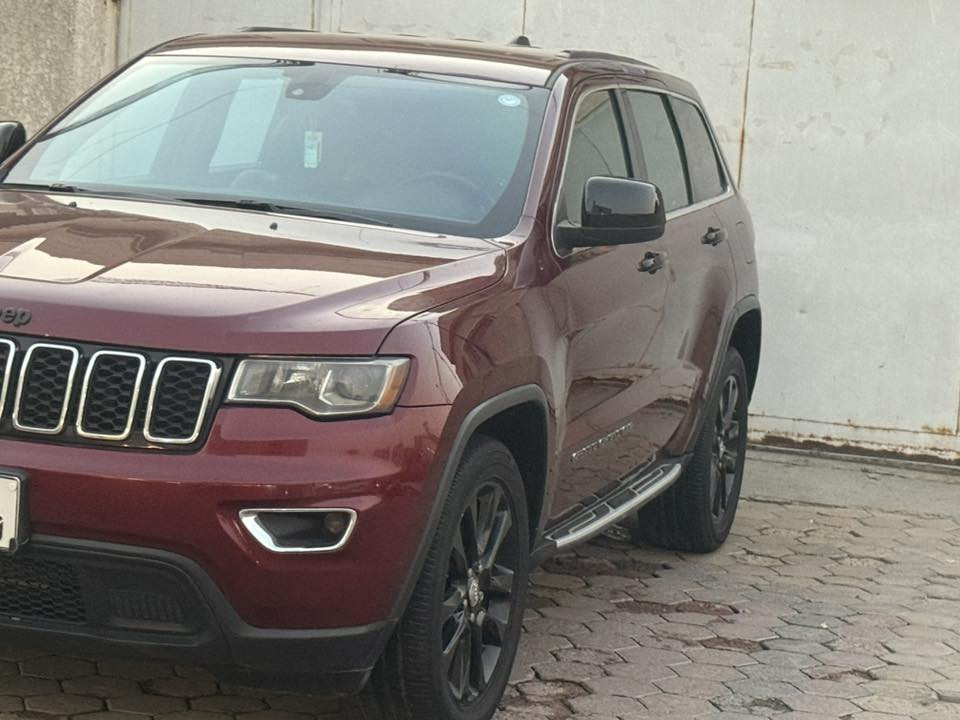 جيب مديل 2017
مستعجل على بيعتهة بسبب الضروف
وارد امريكي بدون حادث

مواصفات لاريدو 
شاشه 
كامره تحمكات جهتين 
تثبيت سرعه 
توقف ذاتي 
وباقي مواصفات الاريدو معروفه
مكينه 6سلندر 
مكينه كير مكفولات
تخم تاير صدر جديد 
السياره جديده وحلوه مابيهة نقص 
معروضه 155
عنوان بغداد شارع فلسطين 
***********
