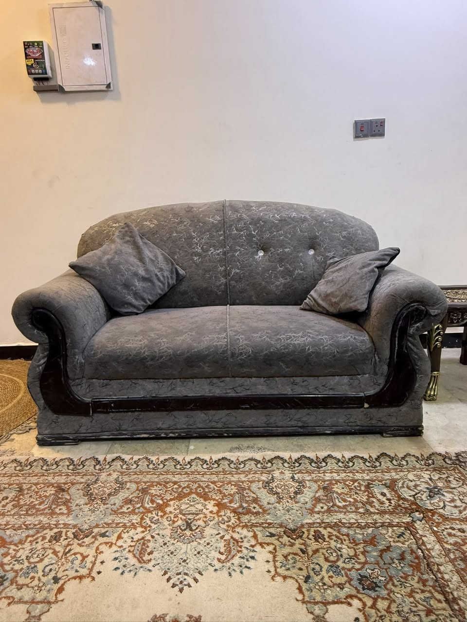 للبيع:
تخم 9 مقاعد، 5 قطع.

السعر: 175 ألف.

(المنصور، الداوودي).

***********

التخم موجود بشقة سكنية عائلية، مـو شركة، يعني تجي تاخذه بسيارتك ماكو توصيل.
