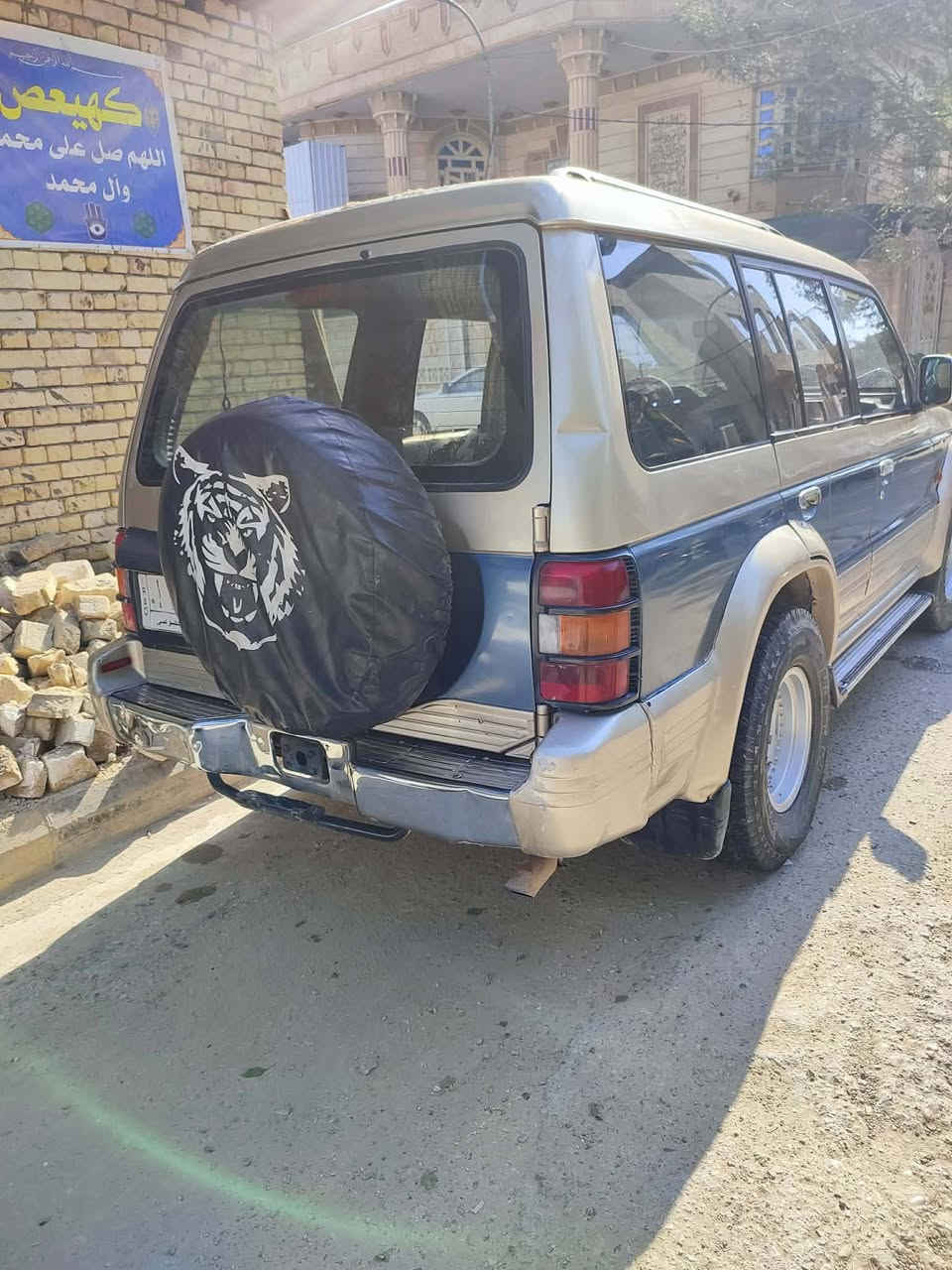 سياره للبيع بجيرو مكين ففتي ثنين ونص رقم واسط مكان سيره واسط سعر ٥٠ بيه مجال تصل ***********
