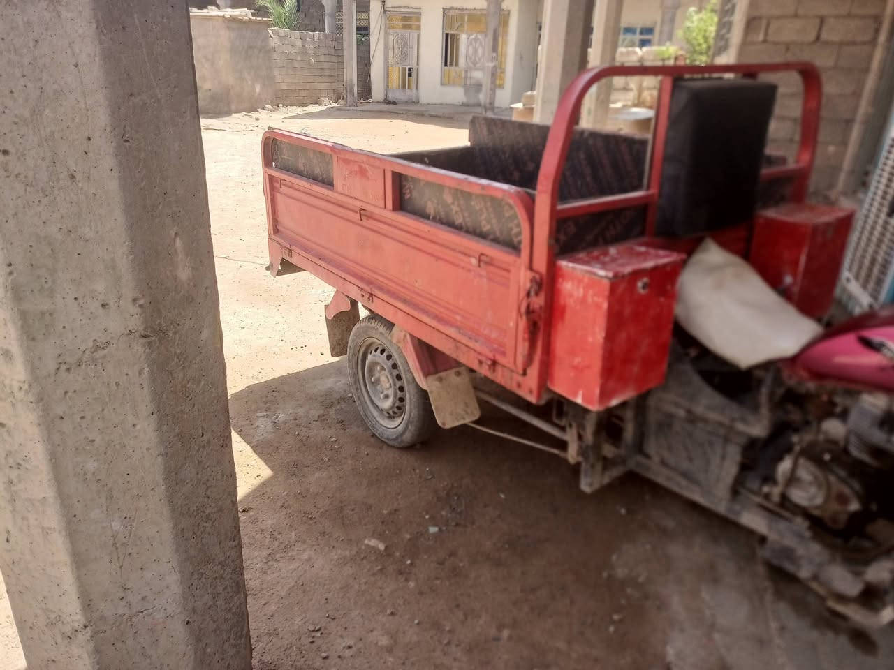 سلام عليكم ستوته صقر ١٩وراق اصوليه ستوته كلها شغاله بس عوزها باتري باتريها تعبان السعرمليون و١٠٠وبيها مجال ***********
