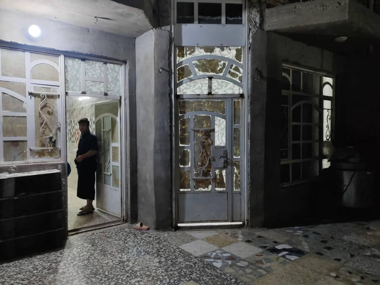 بسم الله الرحمن الرحيم
السلام عليكم ورحمة الله وبركاته
بيت ١٥٠ متر ٧ اونص متر وجه ونزال ٢٠ قريب على الشارع العام ٣٠ متر ٤ غرف نوم وصاله ومطبخ واستقبال بناء طابوق كاشي وسيراميك بيت جاهز منطقة خيرات البتول الزراعي للاستفسار الاتصال على الرقم
السعر ١٢٥ مليون وبيه مجال للاستفسار الاتصال على الرقم *********** ابو محمد
