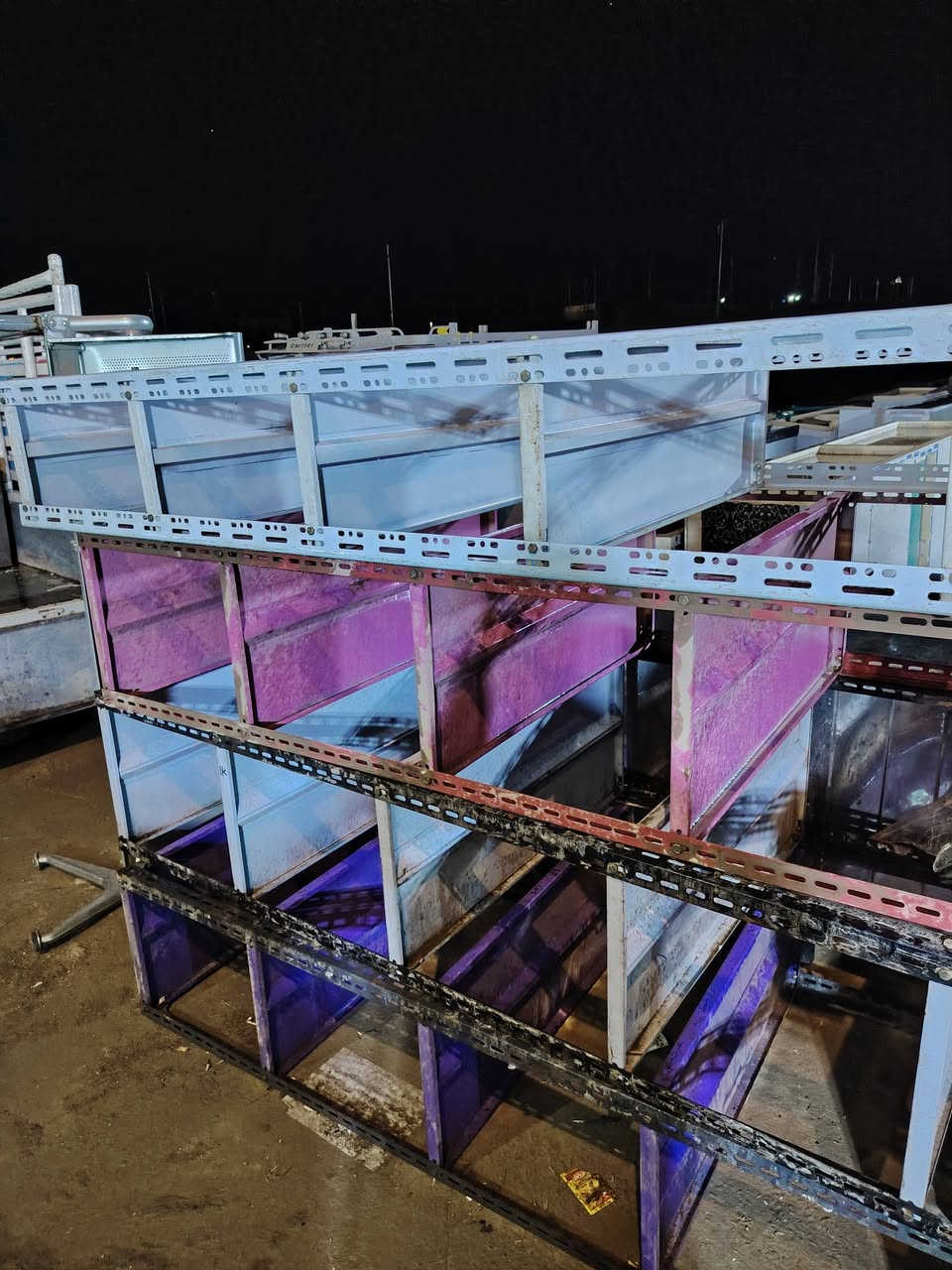 لبيع وشراء الأثاث المستعمل والجديد ومراوس العنوان كاطون مدخل الرازي شارع السايدين قرب المجسر نشتري كافت الأثاث المنزلي ولمكتبي وغرف نوم تركي صاج عراقي للاستفسار هاتف وتس اب ***********
