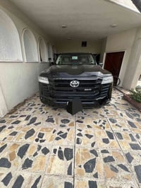 لاندكروز بلاك ادشن • ٢٠٢٤ • ١٥٠٠٠ كم