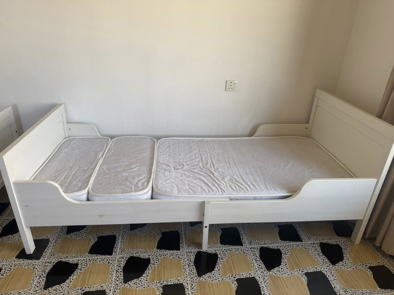 ئەم دوو  سیسەمە بۆ فرۆشتن هی ئایکیایە  بە دۆشەکەوە  گەورە و بچوک ئەکرێتەوە زۆر تۆکمەیە دانەی بە ٢٥٠ و مەعامەلە 
***********
