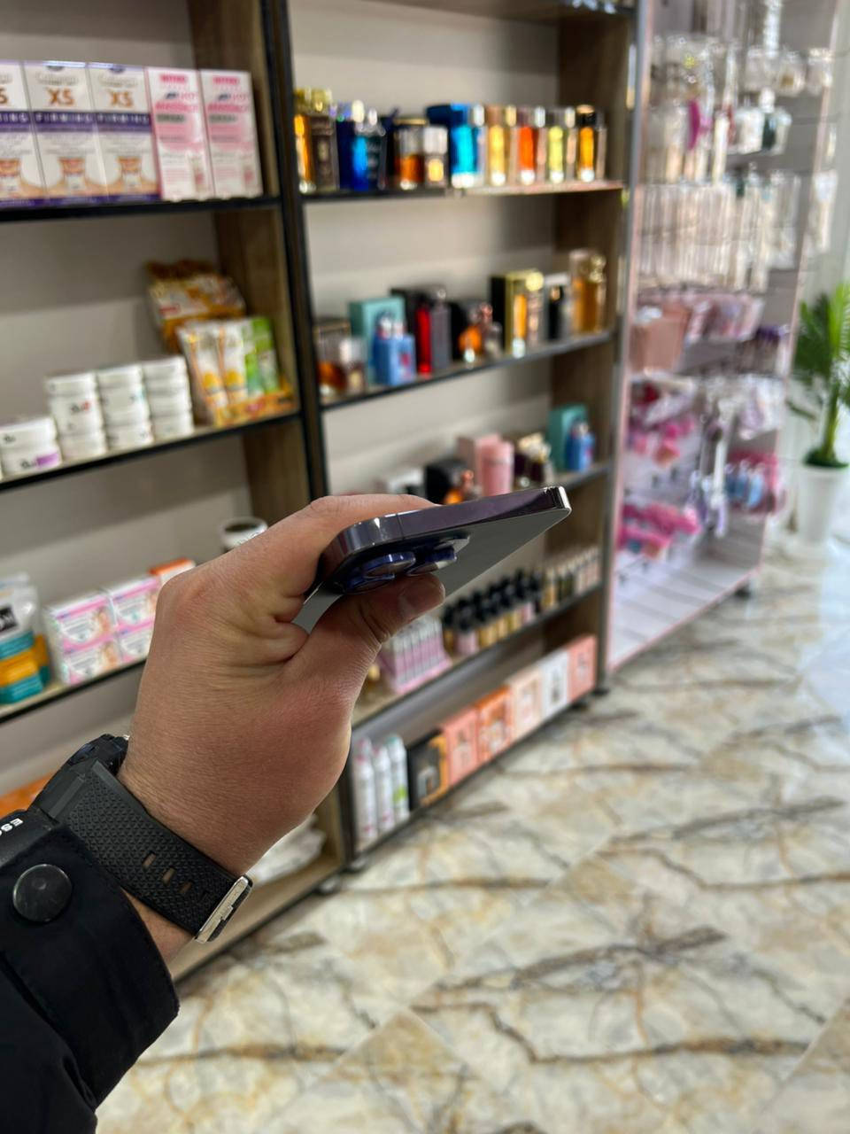 مراوس ب 14 بلاس او 13 برو صغير شرط النظافة والكفالة 
السلام عليكم 
14 برو ماكس وتر بروف مكفول وضمان برغي ممفتوح بي 
كارتون اصليه بطارية 82 ذاكرة 256 
امانة الله تلفون نظيف ومال جناي


**إذا كنت صاحب هذا الإعلان وتريد حذفه لأي سبب، رجاءا أرسل رسالة إلى الدعم الفني**