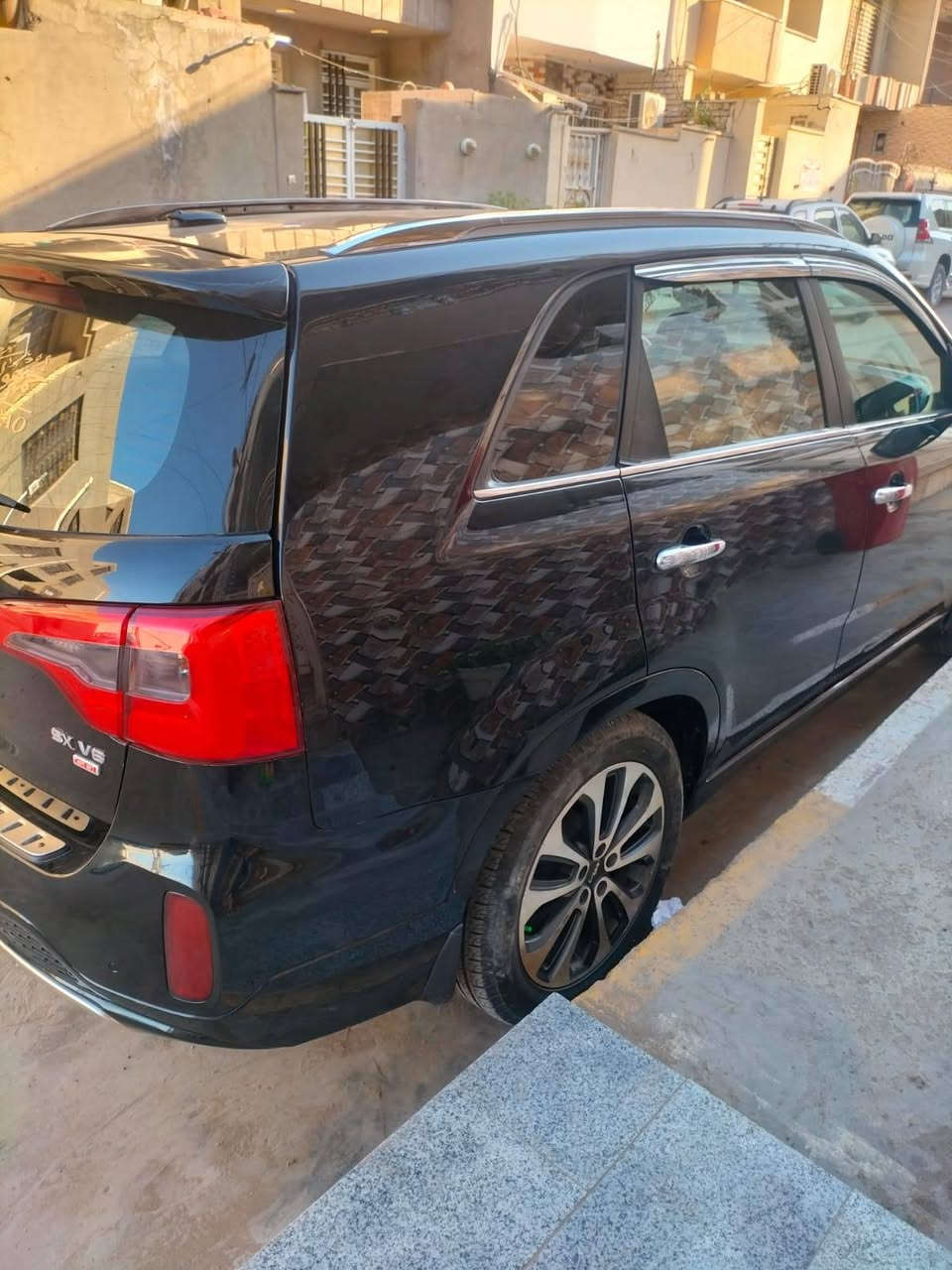 السلام عليكم كيا سورينتو موديل ٢٠١٤ بغداد فول مواصفات فور ويل تبريد ثلاث قطع ٦سلندر سبعه راكب بانوراما سياره مفوله محرك توربو  مابيها اي نقص السيارة حادثها تبديل جاملغ الايمن وبنيد بدون دواخل العنوان بغداد البلديات اي استفسار الاتصال على رقم الموبايل *********** اخوان اني مكلف بالنشر
