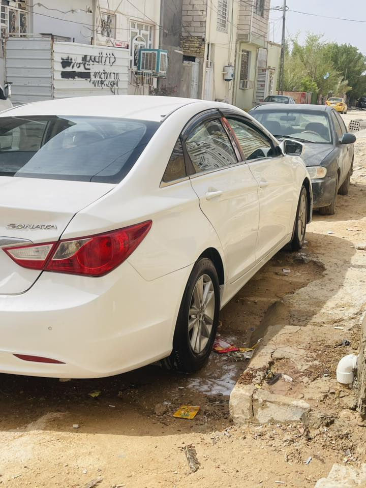 سلام عليكم سياره البيع سوناتا مديل ١٢سياره حلوه وكبل الشارع سياره كير مكينه حداديه تبريد كله جديد سياره بيه جاملغ المامي وباب السايق فقط خليجي  رقمه اربيل تريد تحويل تريد وكاله المكان نجف السعر ٨٨وبيه مجال الشراي الرقم الاول تصال ولثاني وتساب ***********/***********
