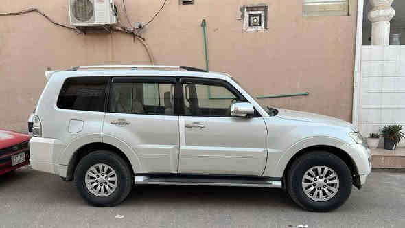 باجيرو 15,تايرات وباتري سنويه صدر كله جديد م ***********
