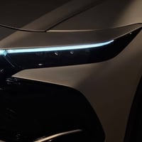 كراون رويال • تيربو هايبرد ٢.٤ • ماشية ٧٠٠٠