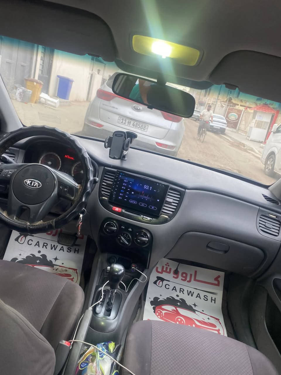 السلام عليكم
كياا ريو 2011 خليجي 
محرك 1.4
كيو اوتو
تحكم جهتين

رقم بغداد
 بيهة صبغ قمارة وبنيد وصندوق أثر جراد فقط
السيارة بدون حادث بدون حاادث
السعر 74 ورقة 
***********
