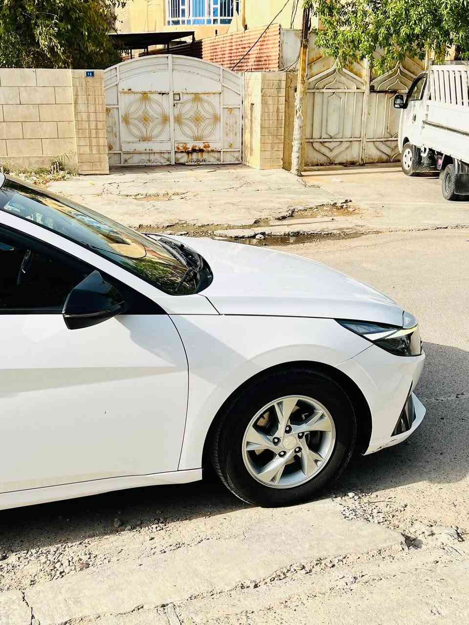 النترا "افانتي" 2021 
رقم بغداد 
فول مواصفات عده الفتحة 
رادار امامي 
توقف ذاتي 
تحديد مسار 
قيادة الية ذكية 
4انظمة قيادة ( نورمال - ايكو - سبورت - سمارت )
كروس تحديد سرعة 
بصمة ابواب 
بصمة تشغيل 
تشغيل عن بعد 
جنطة ذكية (فتح عند الاقتراب)
ترحيب باليدات والمري الجانبية 
مري شفط
شاشة كبيرة تاب 
كاميرا دوارة 
حساسات خلفية 
لد امامي نهاري (حاجب)
تدفئة بالكشنات 
تدفئة بالستيرن 
قفل سرعة كهربائي (يعني تكدر تقفلهة ع السرعة الي تعجبك)
وارد كوري وعلى وضع كوريا بصمة ثانية موجودة ما مستخدمة والكاعيات بالجيس بعدهن ما مستخدمات نهائيا 
بكوريا بيهة تبديل بنيد وجاملغ بدون (ضربة) اثر شخوط 
بدون حادث بدون ايرباك 
السعر 132 وبيهة مجال مكانهة بغداد المشتل 
الاتصال او المراسلة ***********
