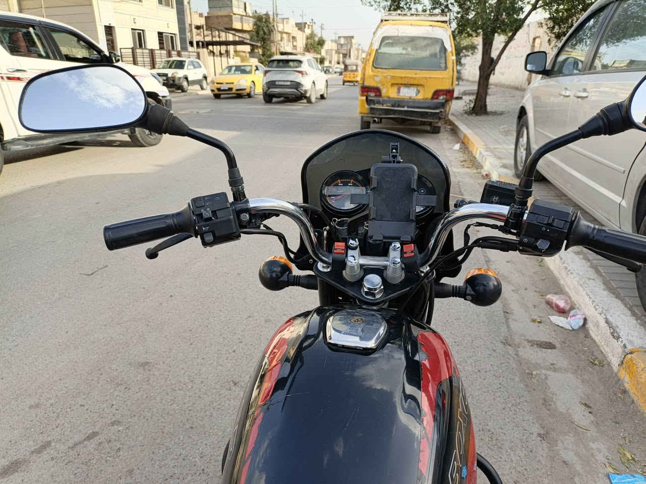 السلام عليكم بوكسر 23
بوكسر موديل 2023 الدراجه مكفوله اي نقص مابيها كهربائيات كامله مكينه لا مفتوحه ولا تنقص ولا تبخر تايرات جدد وماشيه 9 وقبل 3 اشهر واكف الكيلو متر الدراجه رقم وسنويه كامله 

مكاني بغداد الدوره السعر    2500 وبيها مجال 
وهذا رقمي 
***********
