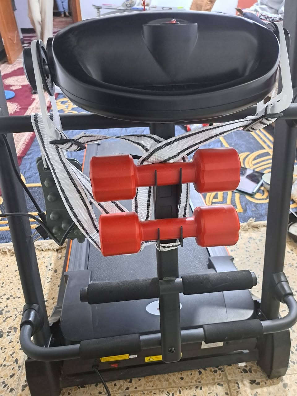 جهاز جري  star Baghdad fitness- 120k
 شاشة لمعرفة السعرات الحرارية
 قياس نبضات القلب
 المسافة المقطوعة 
الزمن المقطوع 
 مفتاح امان للاطفاء الفوري
 سرعة عالية 11.0
 رجاج تكسير شحوم
 شناو بطن اواكس
قرص دوار 
دمبلصات 1k عدد اثنين
 بلوتوث -شاحن موبايل- شاحن حاسبة
الاستعمال: اسبوعين تقريبا
 سعره 400 الف 
العمارة متوفر توصيل محافظات
ما متواجد على الفيس التواصل على ***********
