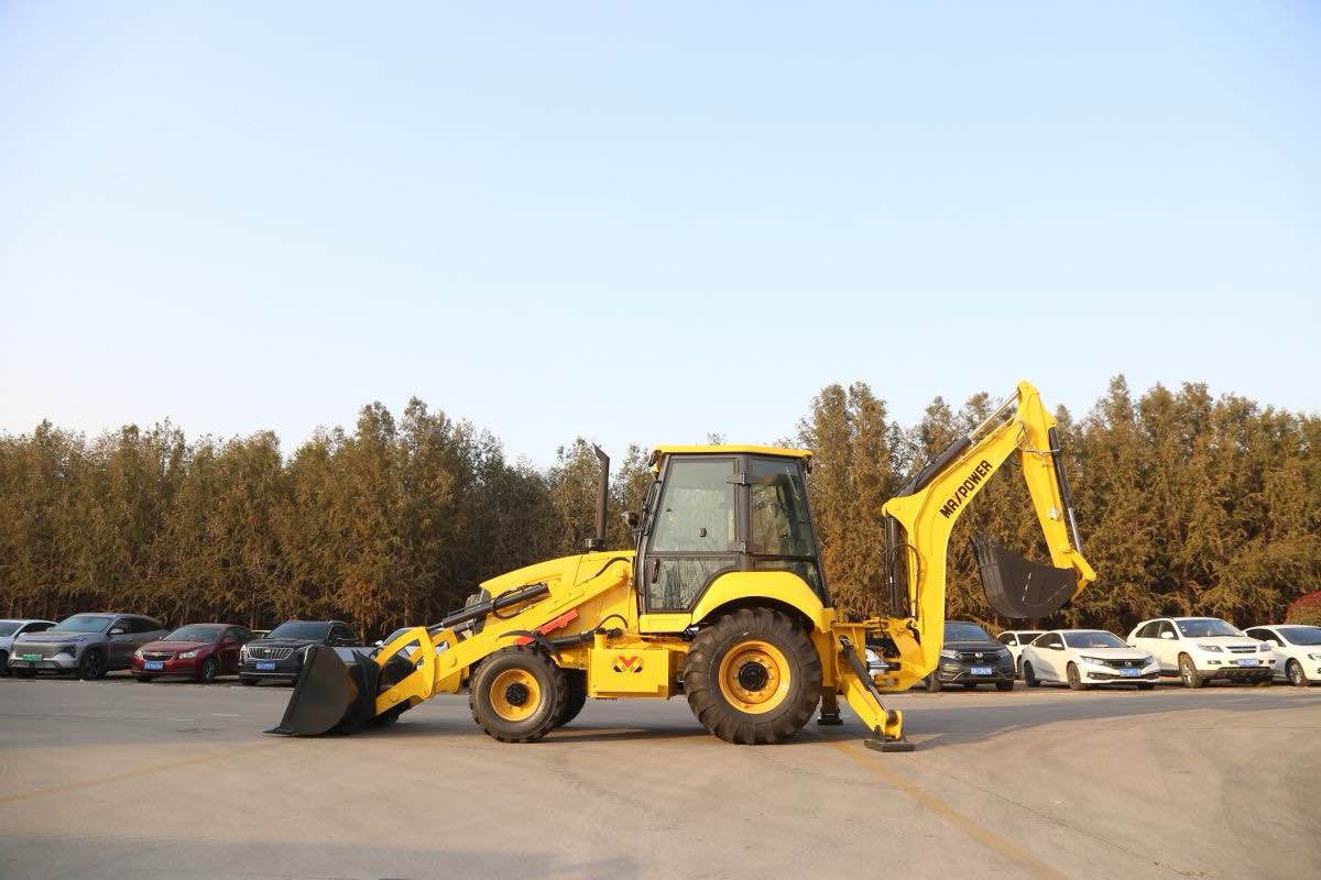 Cummins or Yuchai engine 
Carraro transmission and axles 
Loading bucket 1.1 cubic meters


**إذا كنت صاحب هذا الإعلان وتريد حذفه لأي سبب، رجاءا أرسل رسالة إلى الدعم الفني**