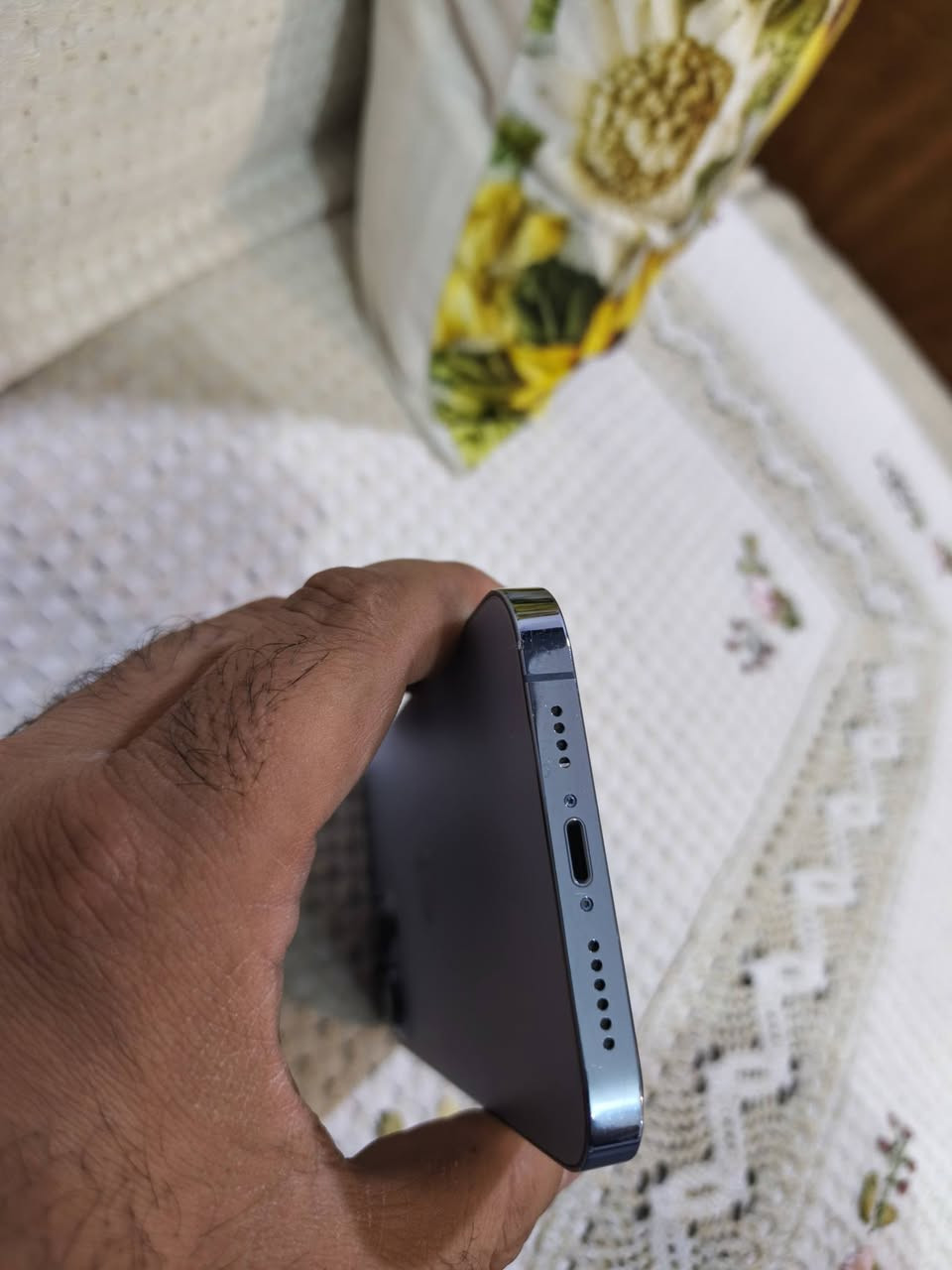 ايفون ١٣ برو ماكس ذاكرة ١ تيرا
بطارية ٩٣ لون بحري مكفول من الصيانه وتر بروف 
نموذج M 
السعر ٨٥٠ المكان بغداد الدورة... لايوجد توصيل


**إذا كنت صاحب هذا الإعلان وتريد حذفه لأي سبب، رجاءا أرسل رسالة إلى الدعم الفني**