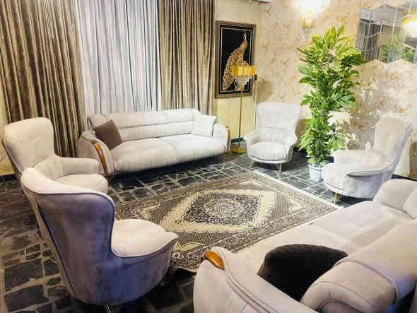 تخم تركي مستورد 10 مقاعد جديد 100‎%‎ 
قلاب يتحول سرير اللون اوف وايت

استخدام شهرين وصل موجود
هيكل داخلي زان ثقيل بلكامل
فريم خارجي زان
اسفنج طبي قماش بيبي فيس مموج
الشراي يتصل وواتس ***********
