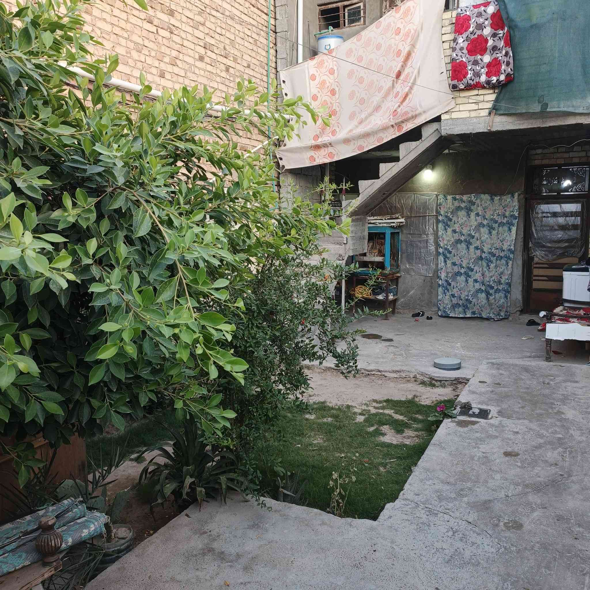 مشتمل للبيع مساحة ١٧٥ متر طابقين موقع موضح بالفيديو سبع البور التاجي على طابو الكاظمية بناء نص طابو جمهوري او نص البلوك بسعر ٧٥ للتواصل ‏‪***********‬‏ بي واتساب
