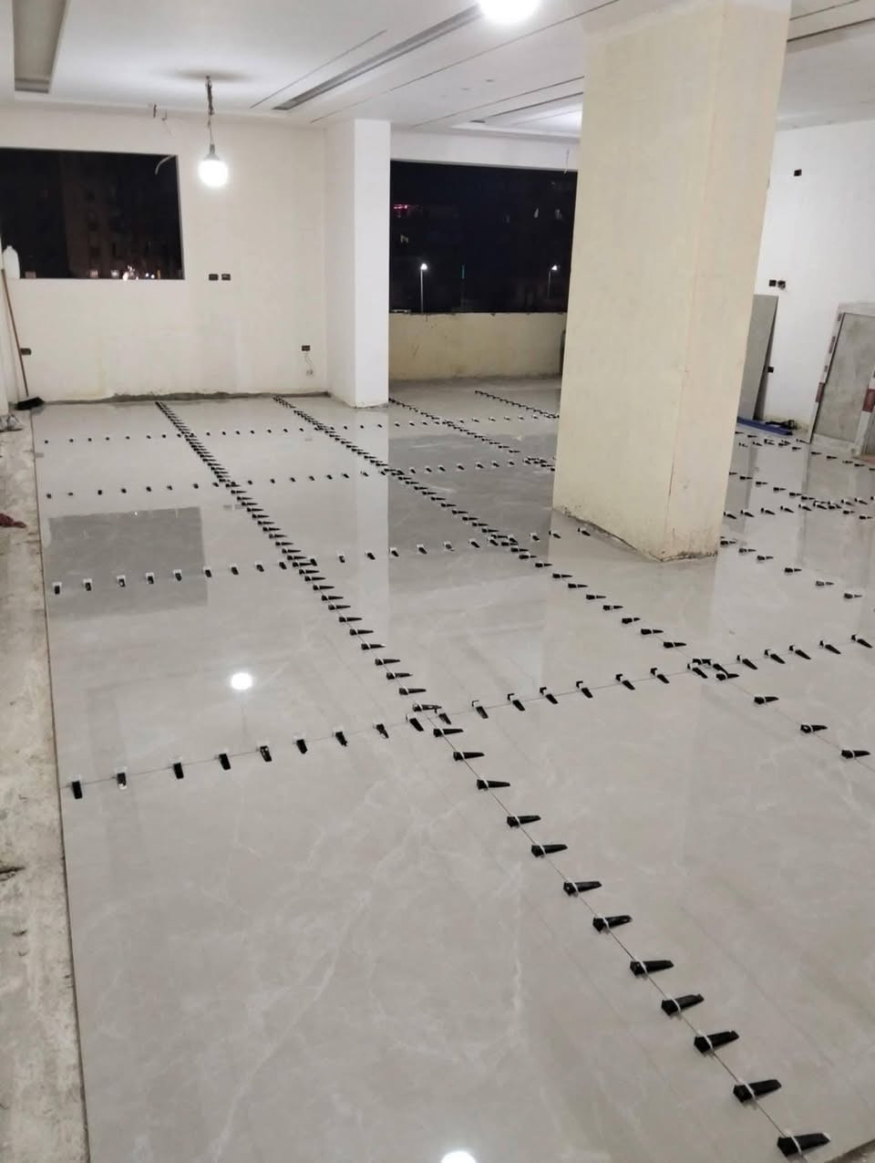 السلام عليكم خلفه تطبيك سيراميك وبورسلين مرمر دروجه جدار وارضي عمل درجة اولى متفرغ المكان بغداد صليخ ***********
