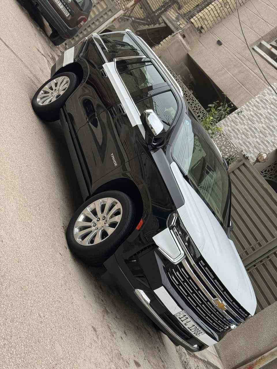 للبيع تاهو برايمر PREMIER خليجية موديل 23  وكالة المنصور بعدهة بالضمان ماشية ٣٣ الف كيلو  رقم بغداد بأسمي كفالة عامة اعلى مواصفات  ١/١:
جكات 
داتا شو (عرض على الجامة الامامية)
بانوراما
كامرات 5 محيطية 360 درجة
٣ شاشات
عدادات شاشة دجيتال
رادار امامي + تحديد مسار
رادار جانبي + نقط عمياء
دوسات كهرباء + انارة led
سستم صوت BOSE
ثلاجة
كشنات جلد بيجي خزن ميموري + هزاز كشن
تبريد تدفئة كشنات امامي + خلفي تدفئة
منافذ شحن usb,hdmi,typeC
ويل حجم ٢٢  كروم 
اشاير مري + مري شفط + هيتر مري
جنطة كهرباء + ستيرن كهرباء
سايد بريك بصمة
داخل بيجي + صاج ملكي
حساس امامي + خلفي
فور ويل
وباقي المواصفات المعروفة والسيارة كفالة عامة  بعدهة بريحة الشركة والسعر 55,800$ للاستفسار ***********
