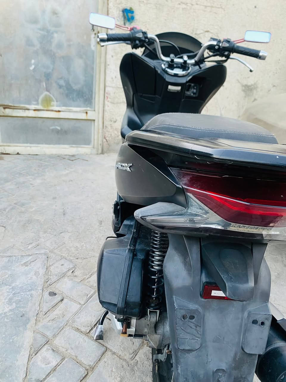 السلام عليكم للبيع
PCX الـجـيـل الـثـالـث

كفالة عامة 

حساس زدحام

ستان حساس 

دراجة جديدة بمعنى الكلمة 

مكاني بغداد جميلة 

***********
