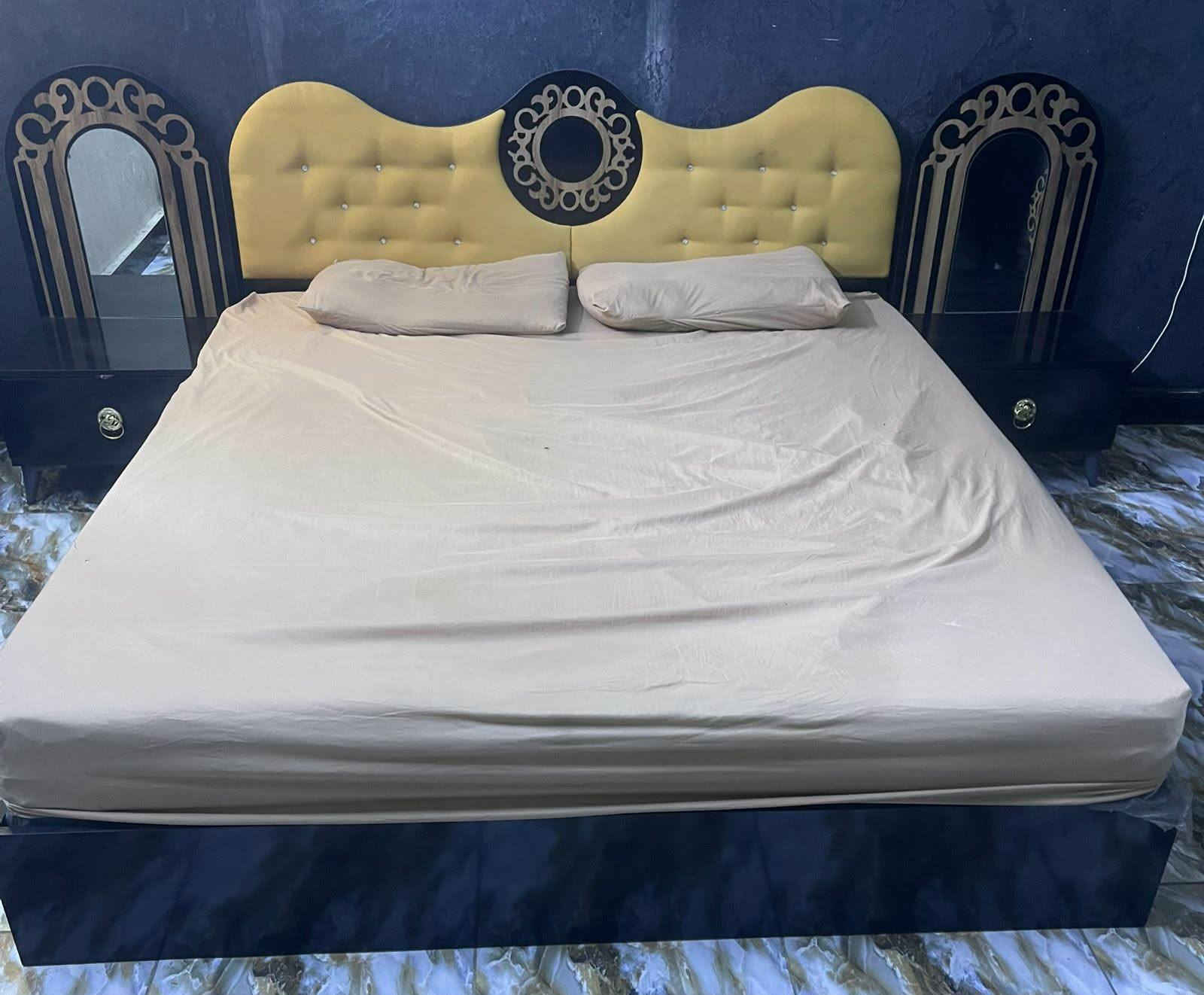 ١.غرفة نوم تركي ٥ قطع كنتور اسلايد بدون ضرر بدون مع دوشك طبي اصلي ارتفاع ٣٠ سم بالجيس #سعر ٥٠٠٠

سبلت ١ طن اقتصادي يشتغل ١ أمبير TCL #سعر ٢٥٠

ميز بلازمة لون صاجي ٤ قطع #سعر ٥٠

بلازمة حجم ٥٢  LG KOREA #سعر ٢٦٠

غراض استخدام شهرين متوازي ع بيع لغرض السفر

*********** بغداد البياع
