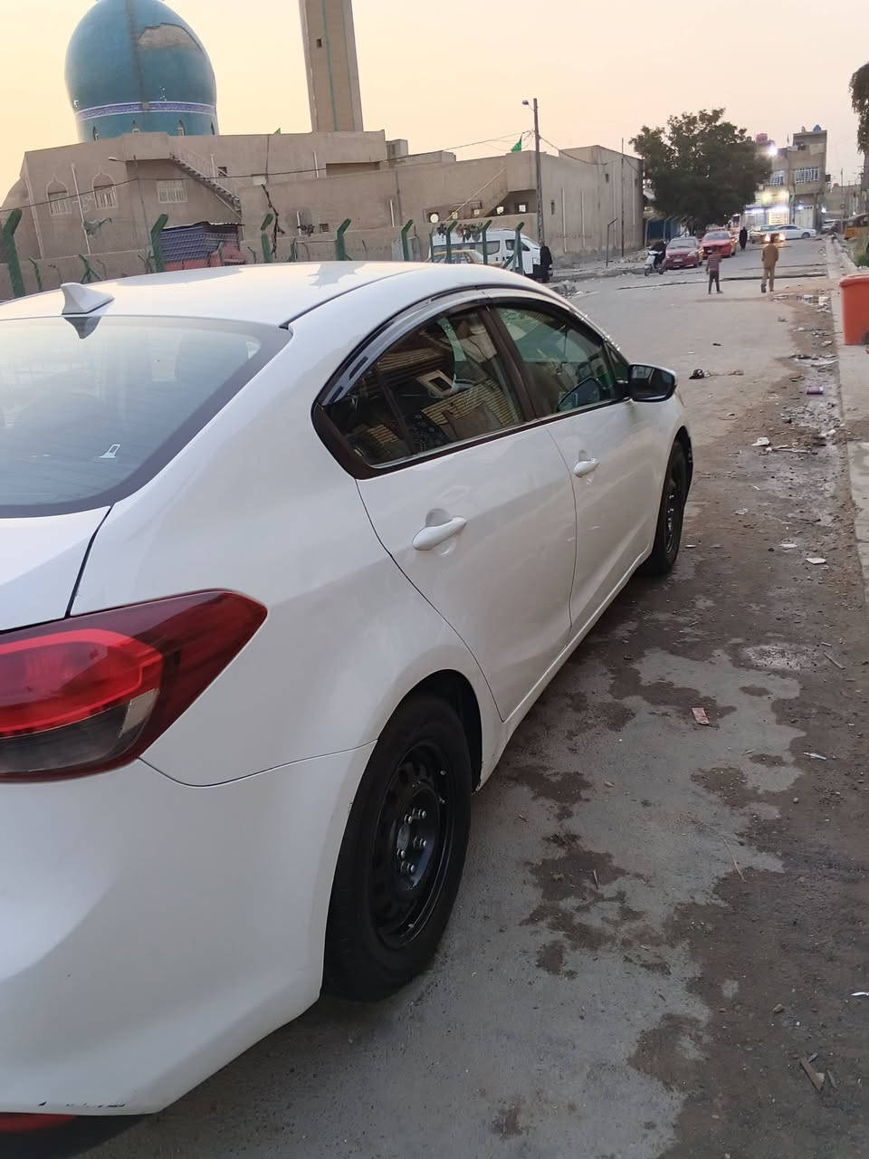 سلام عليكم شباب سيارة فورتي للبيع موديل 2017  خير من الله تخم تاير حدادية كلهة جديدة السعر 110وبيهة مجال الطيبين مكان مدينة الصدر  وهاذة رقمي وشراي بي خير ويدلل *********** وسونارهة منشورة
