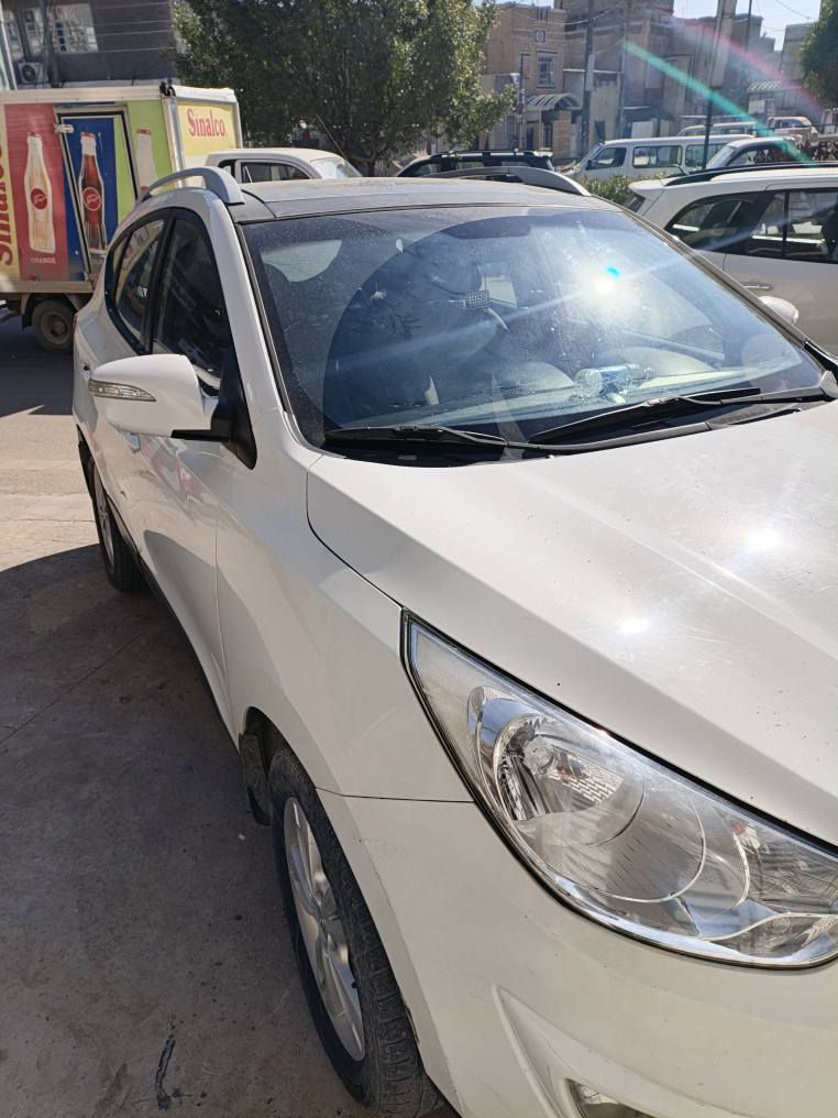 توسان مديل 2011 رقم بغداد السياره نضيفه كلش فقط الصفحه اليمنه بيها اماكن صبغ ابيع صفحه كالمله   بنو راما فول عدا البصمه مكينه كير صدر ربع ما تصرف عليها السياره مكفوله وين ما تحب ناخذها سعرها 130 وبيها مجال ماشيه 160 ألف رقم *********** بي وتساب بغداد, العراق
