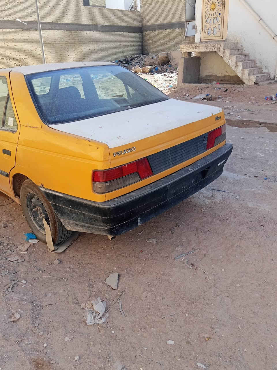 سياره روى تكسي مكينه جديده مال جناي دواخل جديده كهربايات السياره شغاله التربيد شغال بس غاز رقم بغداد راعيهه موجود اتصال ***********
