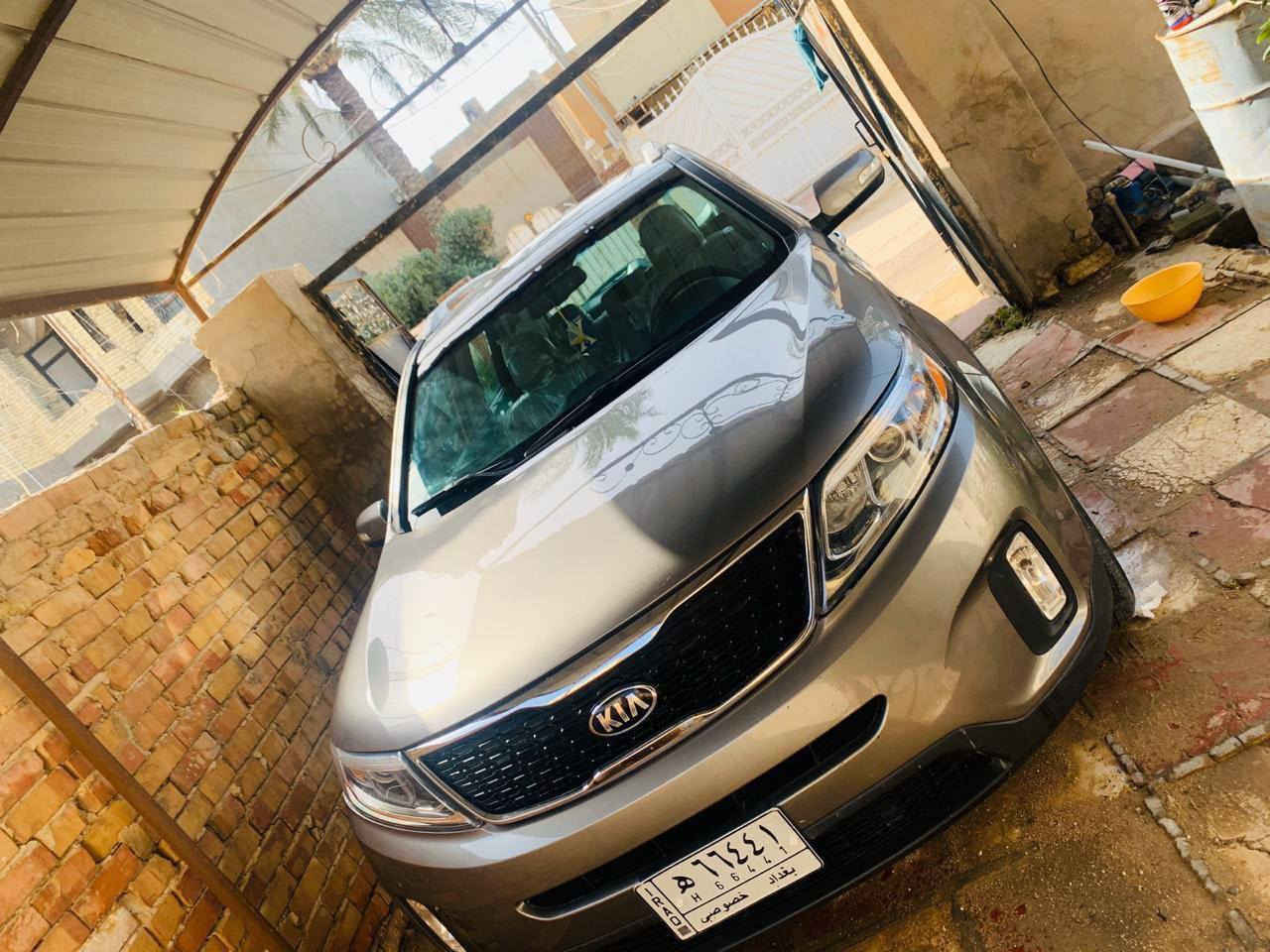 سورنتو 2015
وارد امريكي 
مكينه 2400
7راكب 
رقم شبه مميز 
مكفوله كفاله عامه 
سياره باسمي 
ماشيه 80ميل حقيقي
ضربتها اربع اصابع بين الباب والجاملغ عكس السايق 
مكان كوت 
*********** سعر 147 وبيها مجال
