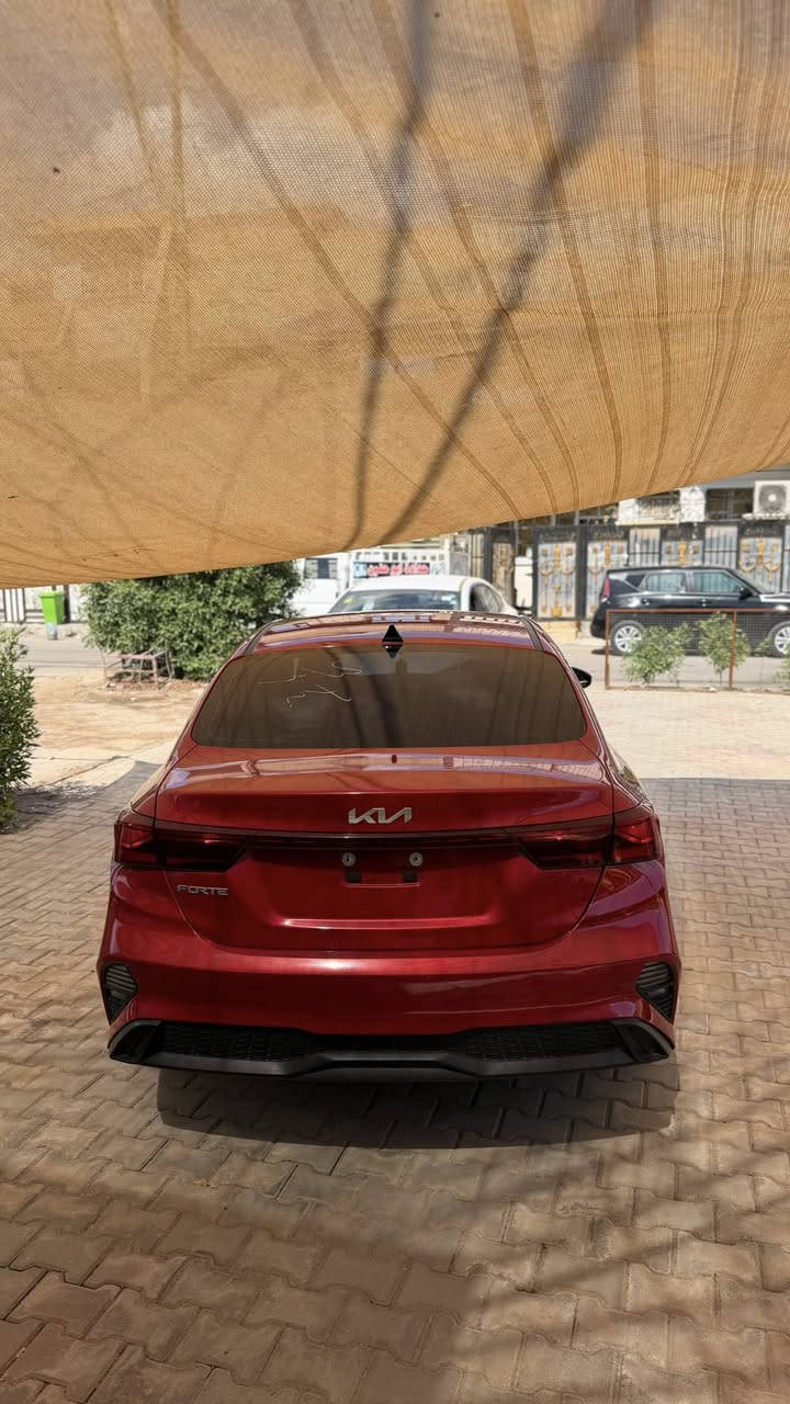 السلام عليكم للبيع فقط
كيا فورتي موديل 2024 وارد امريكي
ماشيه 11 الف دخول جديد بسمي 
حادث موضح بالصور جاملغ خلفي صبغ 
السعر 144 
العنوان بغداد بلديات 
الهاتف ***********
