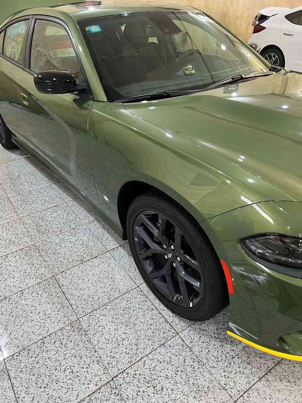 جارجر 2023جي تي بلاص ادشن  رادار امامي  رادار جانبي رادارت فلو 
‎رقم بغداد  الجديدالدولي 
‎كفاله عامه ع وضع الشركه  
‎وكاله هارلم ضمان  3سنوات
‎ . (خليجي) .  السيارة حرة بسمي ثانيوم احولك 
العداد 13الف  
المحرك : V6.  3.6L . 
‎المواصفات : 
‎* ويل قياس 20 انچ اسود .  
‎* نقطة عمياء .  
‎* مصابيح أمامية زنون .  المري قلاب عند الرجوع للخلف المريا بيه نقاط عميا وهيترات 
‎* كشافات الضباب زنون .  
‎* المصابيح الأمامية مع LED .  
‎* حساسات .  
‎* شاشه كبيرة مع نظام ملاحة نفكيشن GPS . 
‎* الشاشة مع اوپشنات SRT .  
‎* سستم صوت الپاين . 
‎* فتحت سقف (سلايد) .  
‎* مقاعد أمامية كهربائية عدد 2 .  
‎* ذاكرة لحفظ وضعيات الجلوس (ميموري) .  3
‎* مقاعد أمامية تبريد وتدفئة .  
‎* مقاعد خلفية تدفئة .  
‎* تشغيل عن بعد .  
‎* ستيرن كهربائي .  
‎* تدفئة ستيرن .  
‎* محدد سرعة .  
‎* تلفون بلوتوث .  
‎* كاميرا خلفية . 
‎الجنطة ذكية 
‎* مرايا متحسسة للاضاءة العالية . 
‎* كير شفتر بالستيرن .  
‎* دخول ذكي (بصمة) . 
‎السياره خليجي وعليه ضمان شركة هالم قيادة ذاتية معلومات عل شاشة كل الاعطال قياس ظغط الاطارات عل شاشة مكاني السيارة مغلفةppfمن الزيرو كله اوبي ظمان10سنوات اب  بغدادمغلفه العنوان ناصريه***********اوكل تبديلة دهن يم صيانت  هارلم  شرط برغي مامفتوح بيهة على وضع الشركة السعر 380$ اوبيه داشكام اصلي من الشركة ابو الجي بي اس كامرت حوادث اوتسجيل داخل اوخارج السيارة صورة اوصوت 4Kفول اجدي
