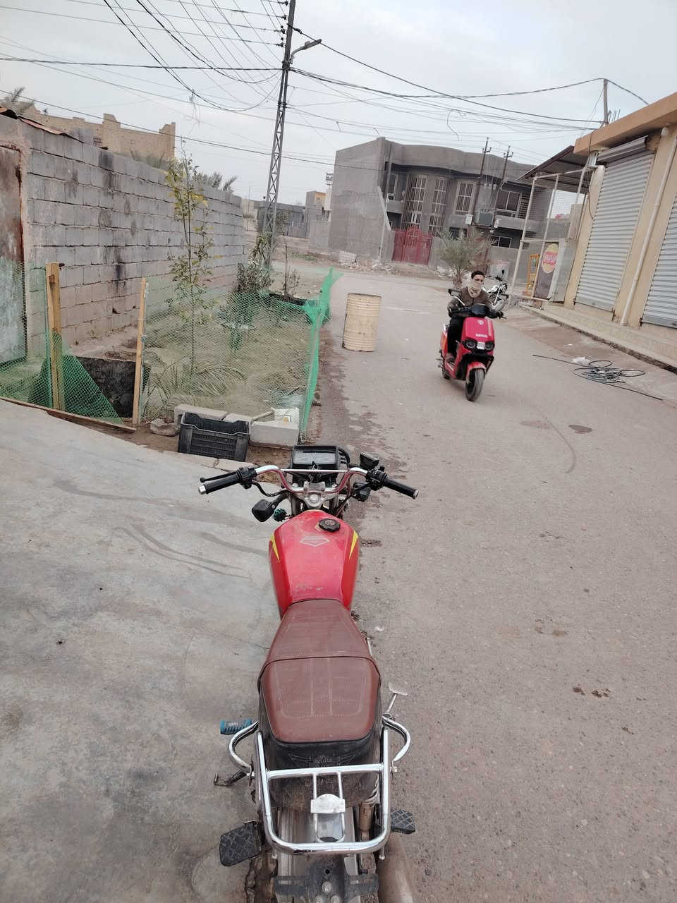 سلام عليكم دراجه للبيع موديل ٢٤ مكفول كفاله عامه المحرك بس كشر تعبان السعر خاص او اتصل ***********
