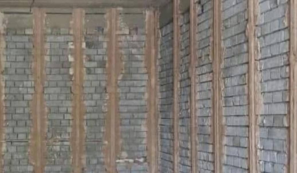 سلام عليكم خلفيه جص وبورك متفرغ حالين وأسعار مناسبة ***********
