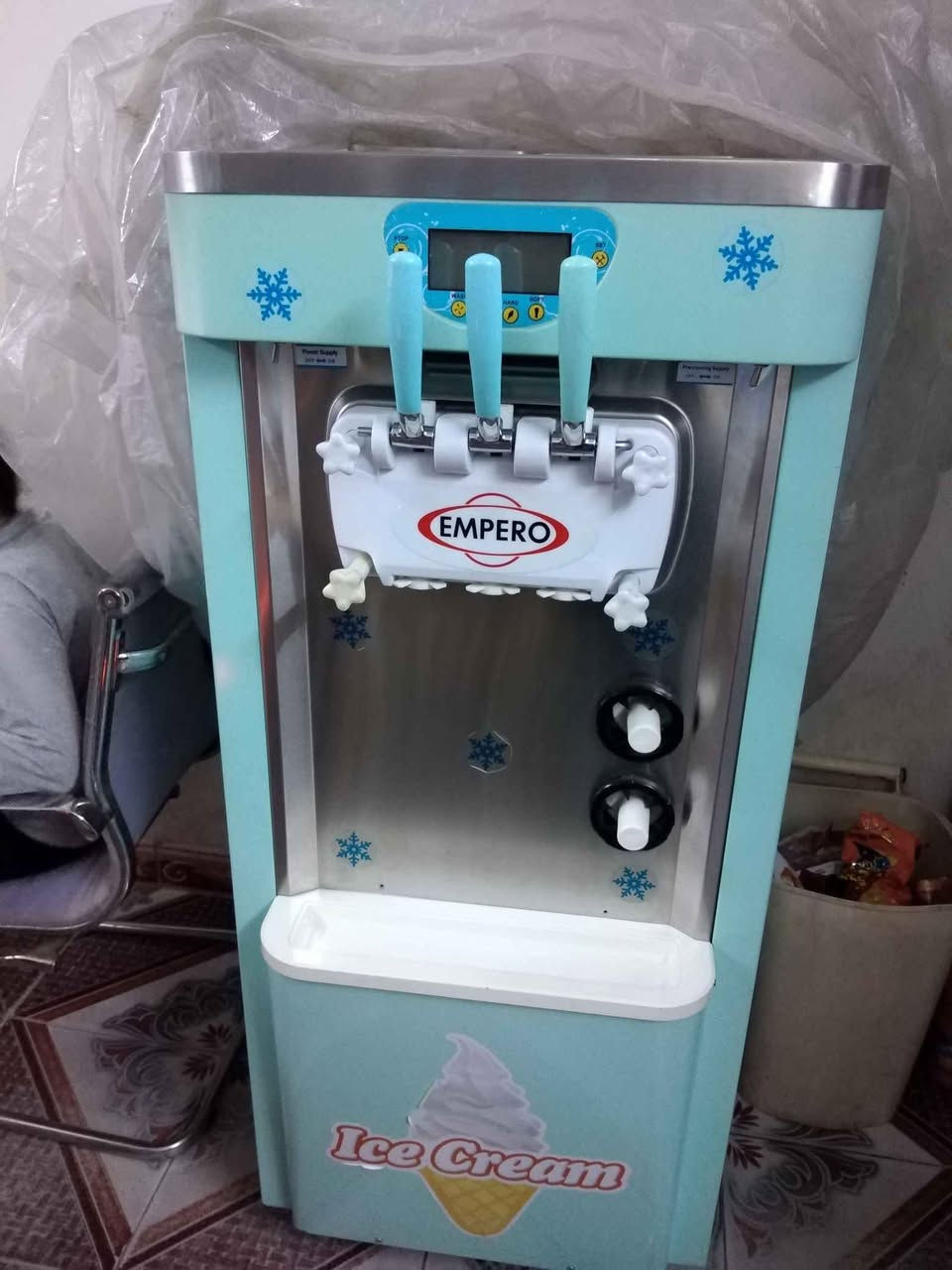 مكينه موطا جديده مستخدمه شهر واحد تشتغل 7 امبير 2 براد شرط النظافه للاستفسار الاتصال على *********** كركوك, العراق
