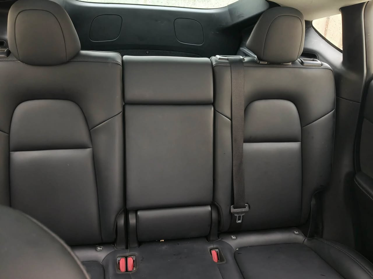 تسلا مودل Y تك ماطور
سيارة منفيس تترقم اي محافظة 

حادثها بسيط موضح بل الصور 

السيارة اون لاين 

محدثة اخر تحديث ومبرمجة عربي 

وياها شاحنة اصلية مال تسلا 12 امبير و32 امبير 

للتواصل ع الرقم ***********

*********** واتساب واتصال
‏#ملاحظة السيارة منفيس تترقم جميع المحافظات وتكلفة الرقم مالها 280 الف
