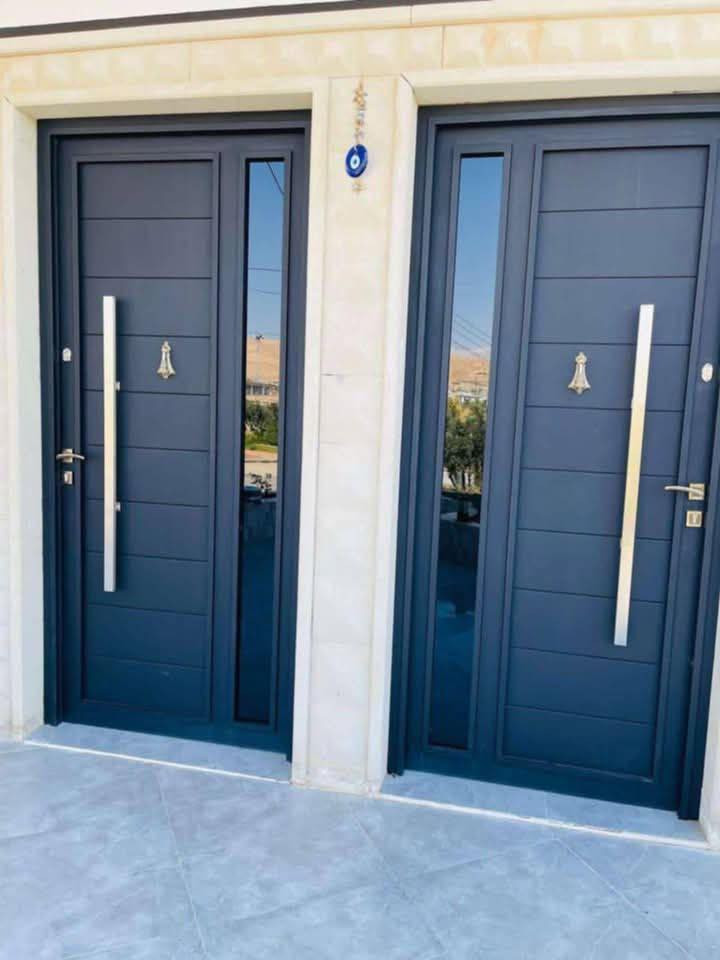 تفصال جميع ابواب و شبابيك البيوت ب أسعار مناسبة و يوجد نضام اقساط ايضاً 
***********
***********
