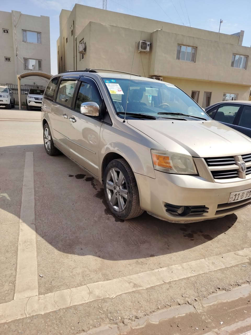 سلام عليكم. دوج كرفان 2008 بغداد لون ذهبي محرك 3300 المرغوب منظومة غاز 80لتر تدفئة تبريد كشنات جديدة تغليف دواخل جلد بالكامل سيارة مال جناي السعر 105 السيارة بأسمي مكان بغداد للأستفسار ***********
