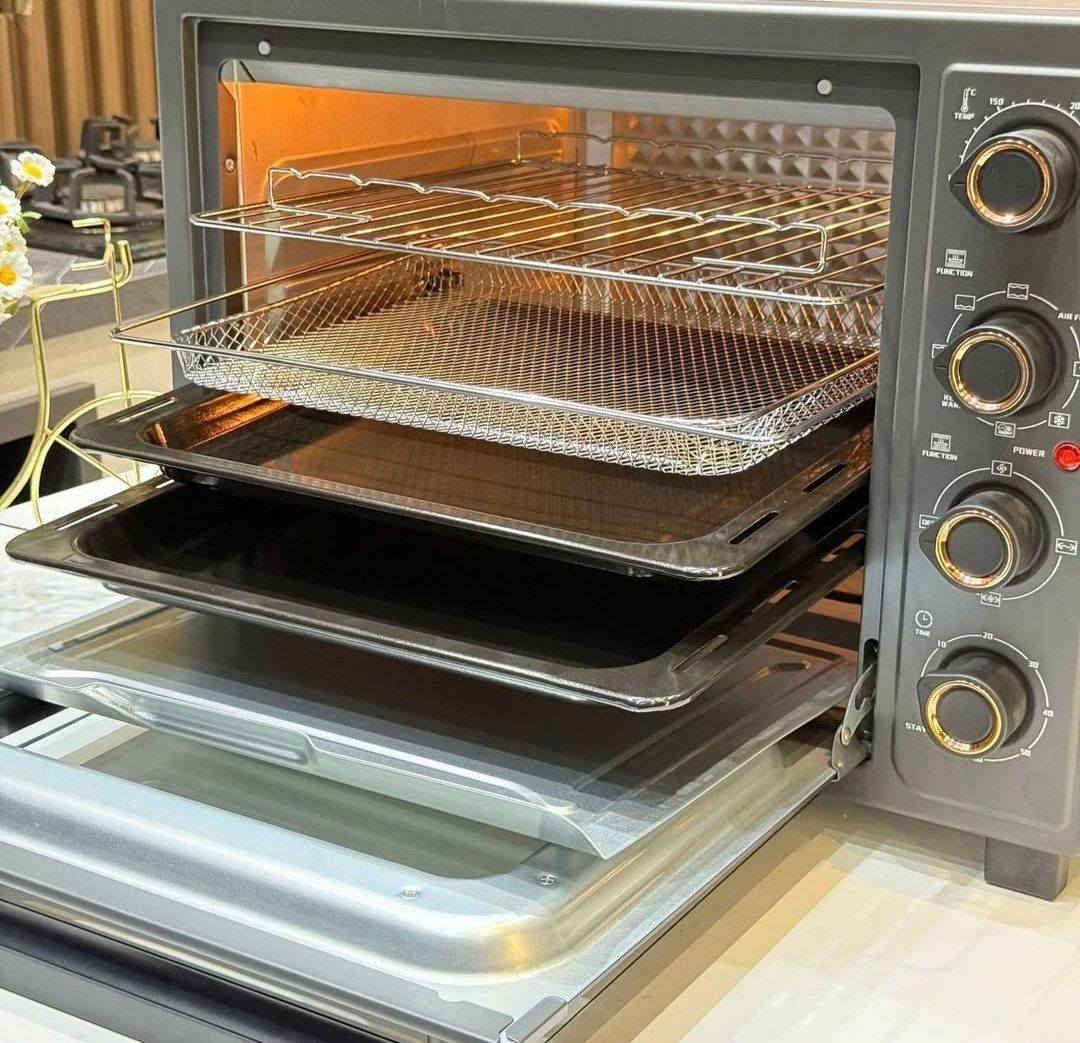 سوي متابعة بالاول ليصلك جديدنا 
✨ فرن امبليوم مع قلاية هوائية EM38OV
فرن متكامل مع قلاية هوائية… كل اللي تحتاجه بجهاز واحد 🍗🔥
📌 نبذة:
فرن كهربائي عملي يجمع بين الخَبز والشوي والقلي الهوائي (Air Fryer)، مناسب للبيت ويوفر نتائج احترافية بسهولة.
📊 المواصفات:
السعة: 38 لتر
القدرة: 1640 واط ⚡
يحتوي على خاصية القلي الهوائي (Air Fryer)
وظائف متعددة: خبز – شوي – تحميص – قلي هوائي
توزيع حرارة متساوي لنتائج مثالية 🔥
🛠 التصميم:
باب زجاجي مزدوج للحفاظ على الحرارة
تجويف داخلي غير لاصق لسهولة التنظيف
تصميم أنيق باللون الأسود
تحكم عملي وسهل الاستخدام
🍳 الملحقات:
شبك شواء
صينية فرن
سلة قلي هوائي
📏 الأبعاد:
560 × 450 × 415 ملم
🔥 خيار مثالي لكل مطبخ يجمع بين القوة وتعدد الاستخدام
ضمان سنة 
 
السعر 165 ألف
توصيل لجميع المحافظات 5


**إذا كنت صاحب هذا الإعلان وتريد حذفه لأي سبب، رجاءا أرسل رسالة إلى الدعم الفني**