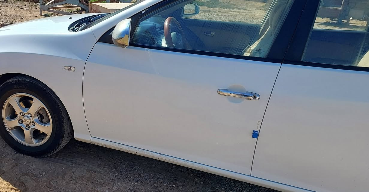 السلام عليكم اخواني الاعزاء من رخصت مدير الكروب سيارة افانتي خليجية موديل 2007  محرك 1600
تدفئة تبريد  وكلشي شغال وبلادي والصبغ البيها بدون حادث والسونار مرفق مع الصور والسيارة بأسمي 
نظيفة على ايدي ما ناقصها اي شي  .
السعر 89 بيها مجال المكان قضاء بلد ناحية الحاتمية للاستفسار الاتصال على الرقم ***********
