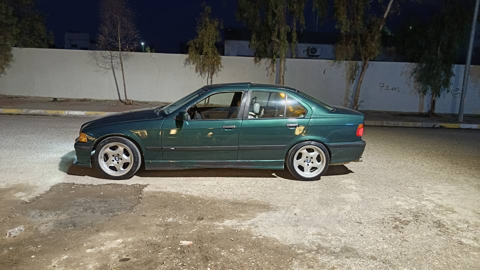 *********** للبيع بي ام E36 موديل 1992 رقم كركوك سنوية عاج منتهي بسمي شرط التحويل و الوكالة صبغ جمالية شرط الفحص مكان السيارة كركوك محرك 6 فانوس 
* كير محرك بشرط 
* صدر كامل جديد 
* كهربائيات كيجات كله شغال 
* ويل كروم m 
* دعاميات m 
* ترايش m 
* تخم تايرات جديد 
* غرفة نظيفة وضع الشركة 
سيارة ناعم كلش و بدون نقص احلى من الصور شبابية فول سعرها 50 بيها مجال بسيط كركوك, العراق
