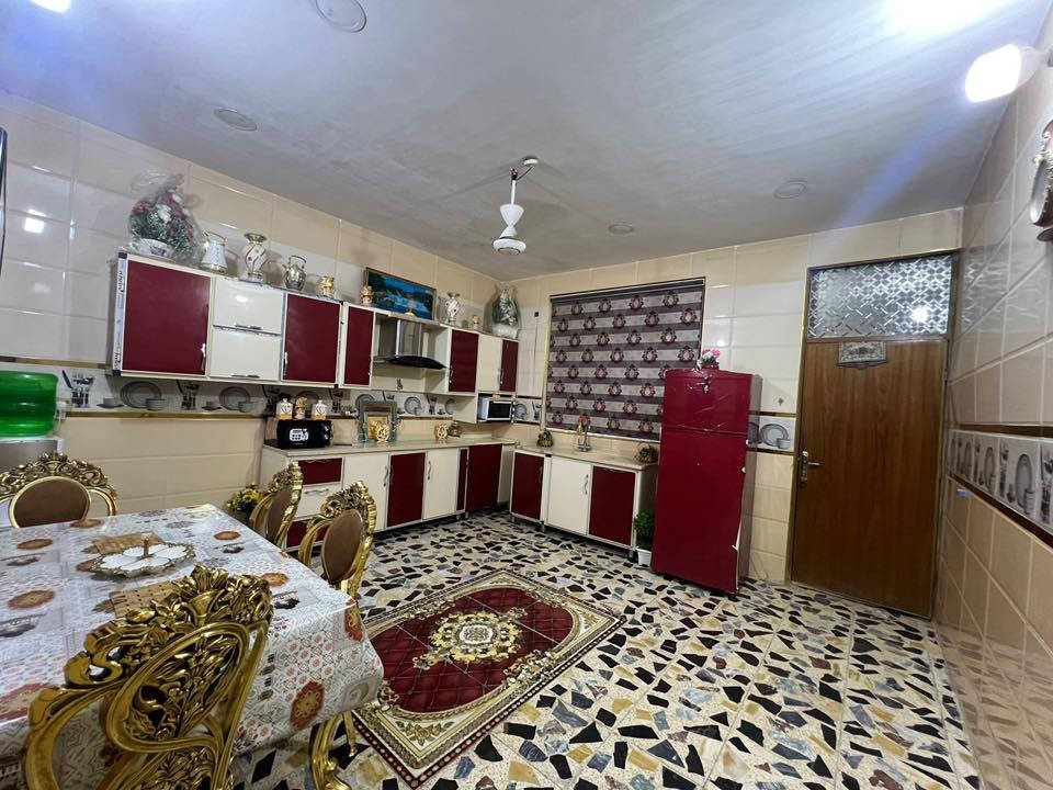 السلام عليكم 
بيت ١٥٠ متر طابقين زراعي 
يحتوي على ٤ غرف نوم واستقبال و ٣ حمام  
ومطبخ حار وبارد ومطبخ خارجي 
للتواصل ***********
