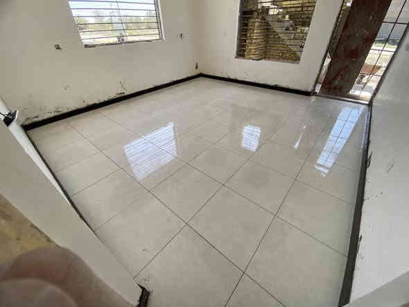 خلفه سيراميك بورسلين جدران ارضية وكاشي ومرمر داجه اولي وتفرغ حالياً بغداد ***********
