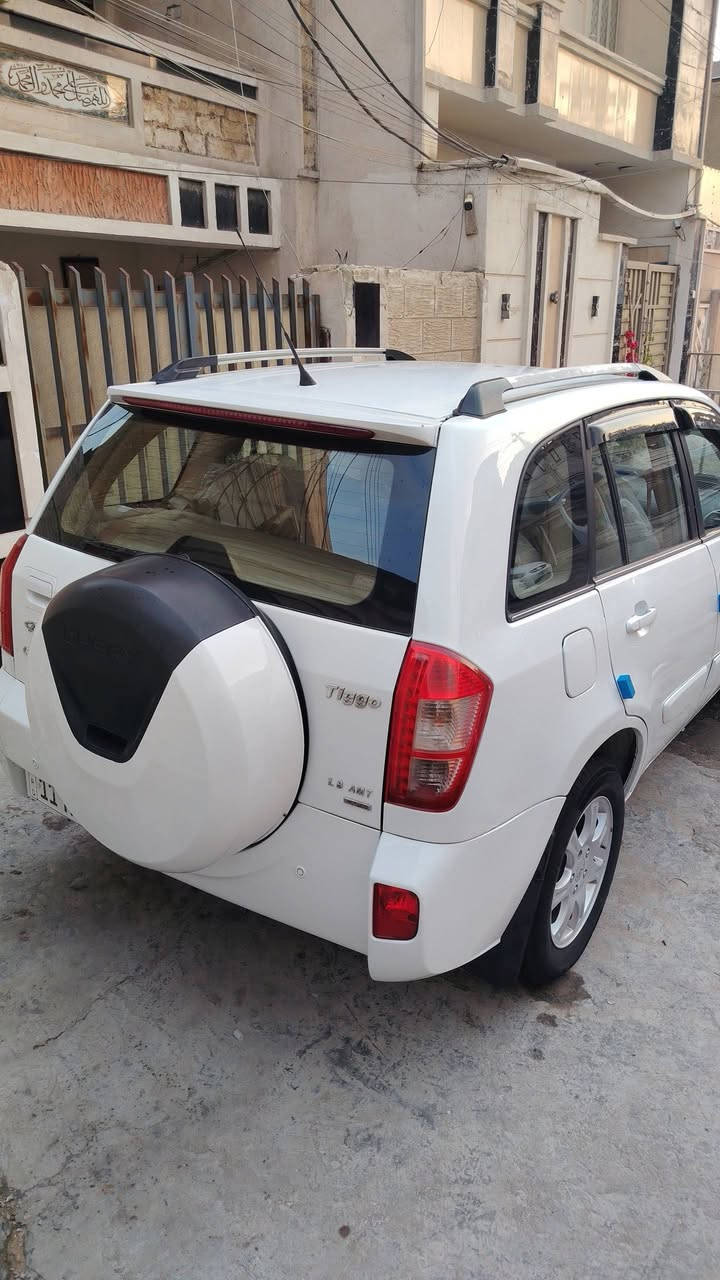 السلام عليكم تيكو شيري للبيع 2012 كير كهربائي محرك 1800 معروفه مواصفاتها فتحه تحكم السيرين مري تحكم تدفئه تبريد تدفئه كوشينات سياره ما بيها صبغ بس بيها بارد بالباب بنيد جارد شويه السياره مكفوله خير من الله محرك غيرها يخبلن سياره باسمي شرط التحويل ثاني يوم عنوان بغداد حي العامل قرب محكمه البياع الاستفسار اتصال سعر 61 ورقه وبيها مجال حك الجايه ***********
