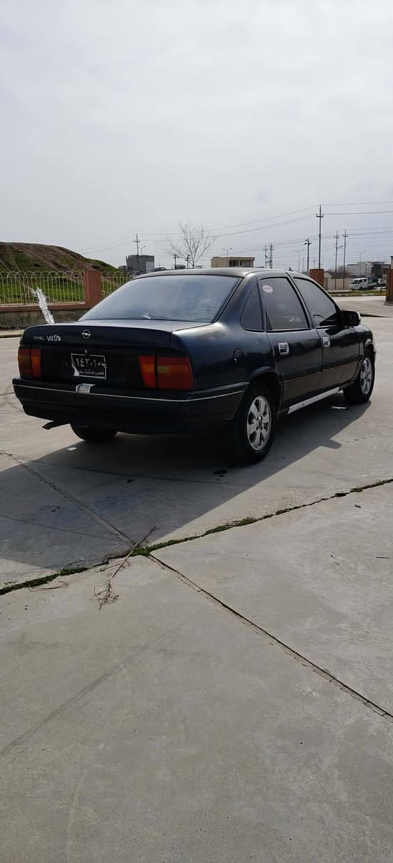 ئۆپڵ ڤیکترا مۆدیل 1991مەکینه 18گێڕومەکینەی بەشەرتی فیتەر تەقەو ڕەقەی بەشەرت دەعموو لێدراوی نیە تەبریتی گەرمی ئیشەکات نەموسە نەبڕاوەیە ئاڕمی پلاستیکی سلیمانی سعر26گڵا ژمارەی خاوەنی ***********
