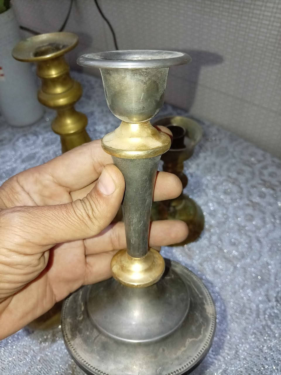 اربع قطع نحاسية ثقيل شمعدان السعر ٤٠ الف واتساب
*********** بغداد, العراق
