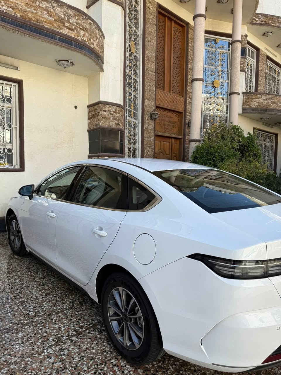 بي واي دي (BYD) ديستروير موديل 2025رقم بغداد (مميز) مكفولة كفالة عامة السعر 18 مليون بيها مجال بسيط  مكان السيارة بغداد 
موبايل 
*********** او ‭0788 172 6303‬
