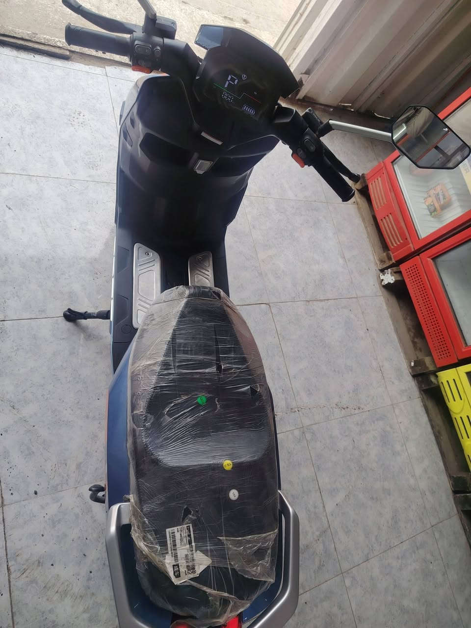 ⭕⚡دراجة ريان talig ( وحش الكون )
البيع  نضيفة الدراجة ( مستخدم ) 

🟡مواصفاتها :
🔹ملف بقوة 2000W
🔹بطاريات ٦ كبار مسطرة 72V, 35A
🔹مثبت سرعة (ARS)
⭕دبل إشارة
🔹بريك امامي خلفي دسكات
🔹مانع تزحلق ( ABS ) 
🔹لايت ( عالي، ناصي، رماش ) 
🔹اشاير (يمين، يسار) 
🔹سرعة 75km/h حقيقي على تطبيق ويز
🔹المسافة المقطوعة من km65- 75km بالشحنه الوحده 
🔹صندوق كبير جدا
🔹هورن 
🔹نظام البارك ( P ) 
🔹قفل ستيرن 
🔹مانع سرقة 
🔹بصمة تشغيل عن بعد 

🟣ملاااحظة :الدراجة نظيفة جدا امانة الله بس بيها شوية شخوط خفيفة 

🔺شاحنتها موجوة كلشي مابيها وجديدة

السعر :  مليون وبيها مجال 

للاستفسار : واتساب فقط او دايركت ***********
