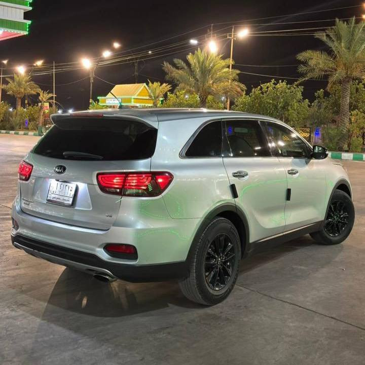 بيع او مراوس سورنتو 2019 وارد امريكي 
حادث ڪلش بسيط مثل ماموضح بالصور 
ممشاها /94 الف ميل
5XYPG4A53KG554626
بدون ايرباك
محرك / 6 -(3.3)
عدد المقاعد / 7 
كشن سائق كهرباء 
قطعيتن تبريد 
شاشة تبريد 
شاشة عرض 
رادار جانبي 
رادار خلفي 
السياره كفاله من ڪلشي عده بارد بخشم الجاملغ فقط 
عليها ادامه كامله 
رقم جديد قادسية انكليزي 
مكانها ميسان / للاستفسار 

واتساب واتصال / ***********
