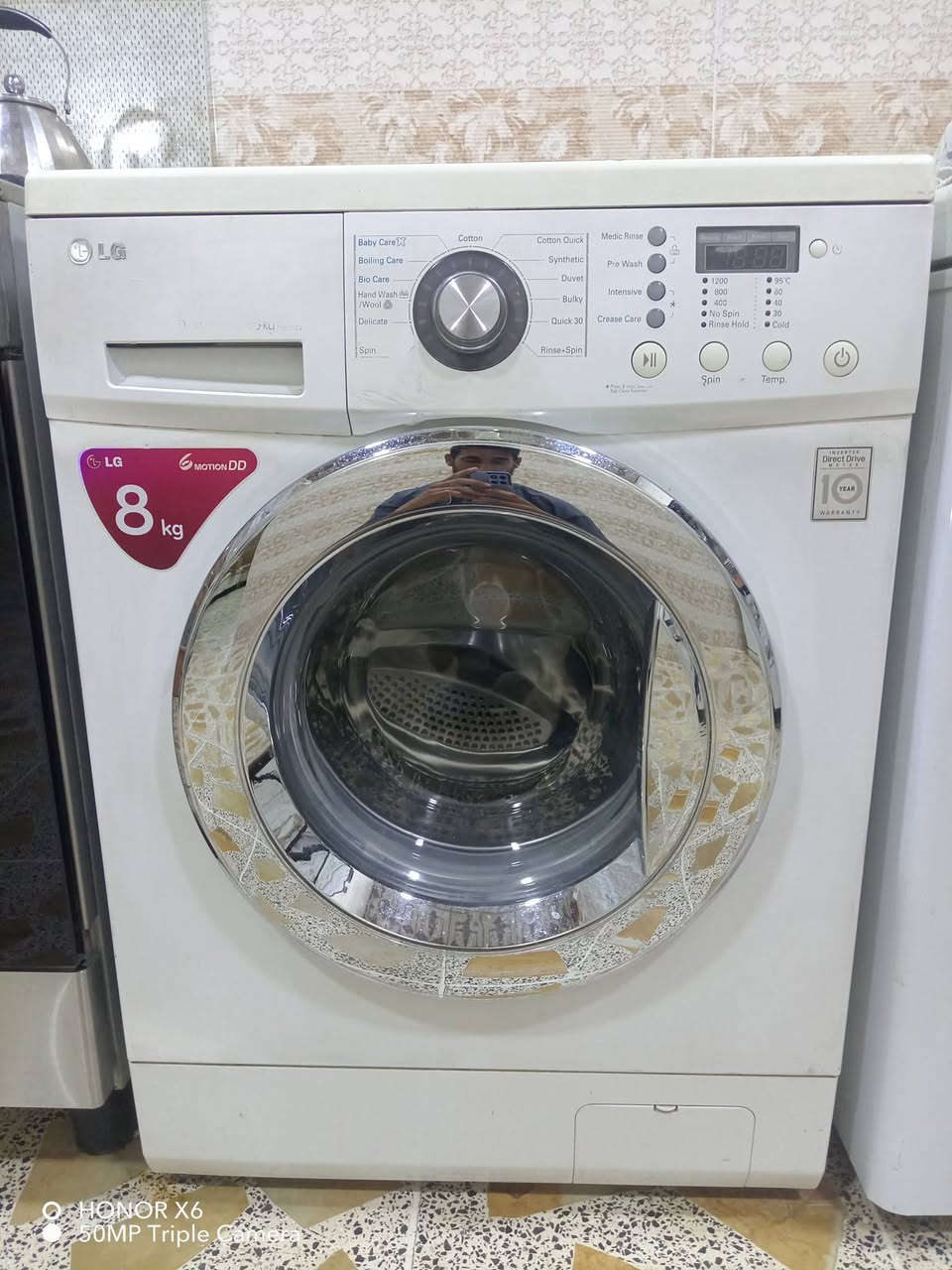 غساله اوتماتيك فول مابيه شي اخت الجديده مابيه نقص شوفه عجبتك انطني سعر ولاتكسر بيه اخت الجديده والله *********** رقمي
