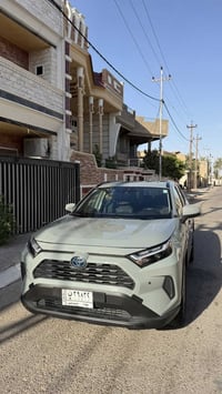 راف فور XLE • هايبرد • رقم بغداد